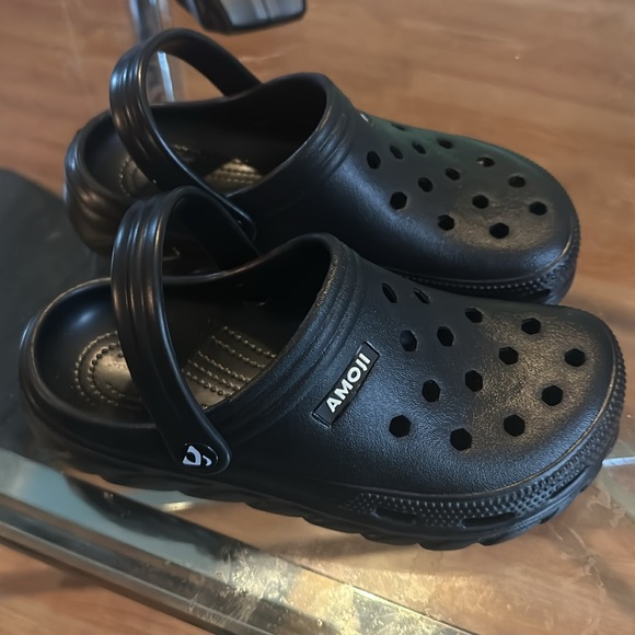 Clogs - Picture 5 of 9